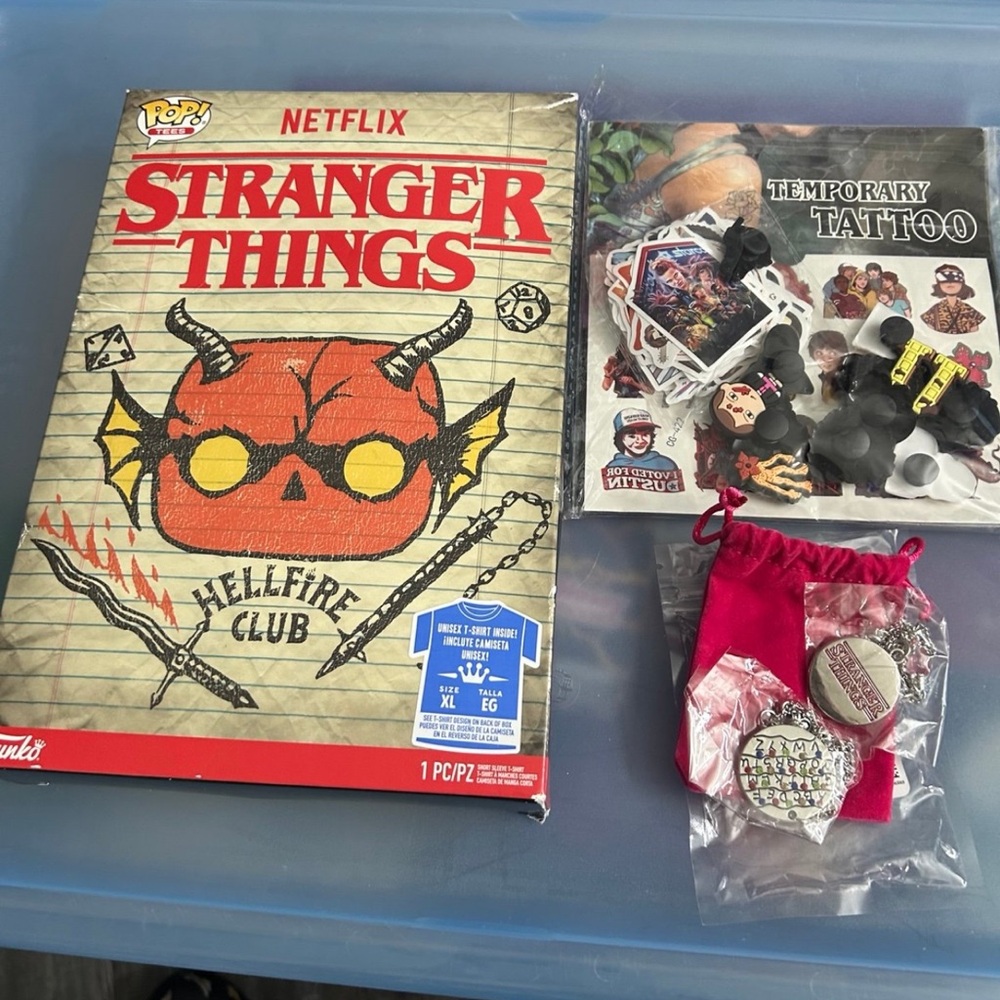 Netflix Stranger Things Hellfire Club Raglan Tee bundle set